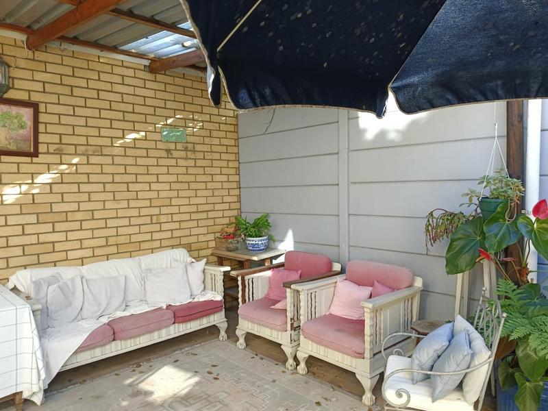 To Let 2 Bedroom Property for Rent in Tara Western Cape